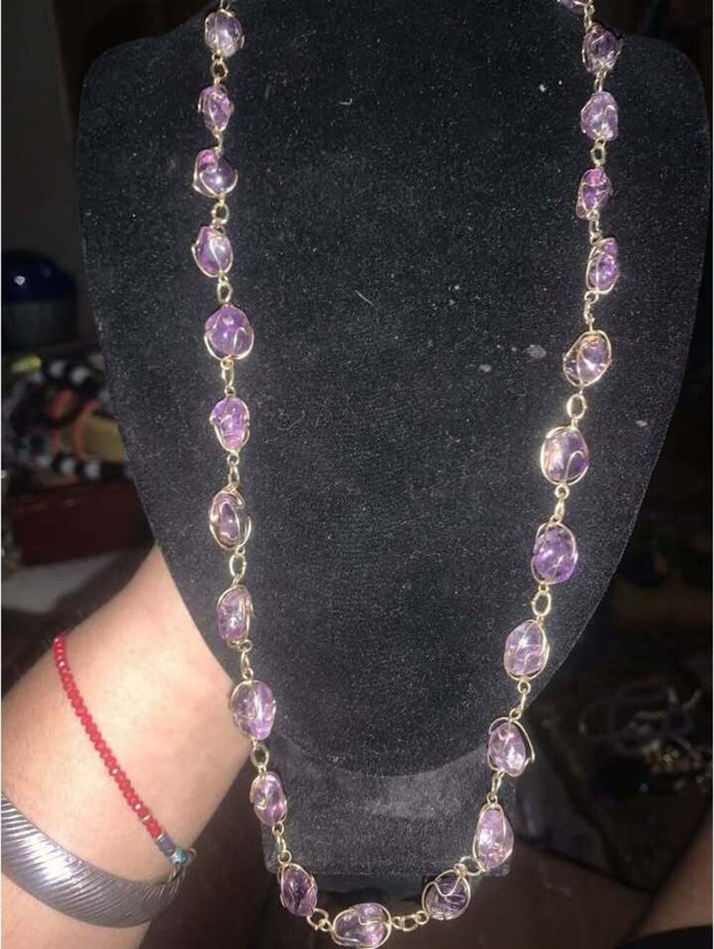 vintage 1980s necklace featuring polished amethyst nuggets